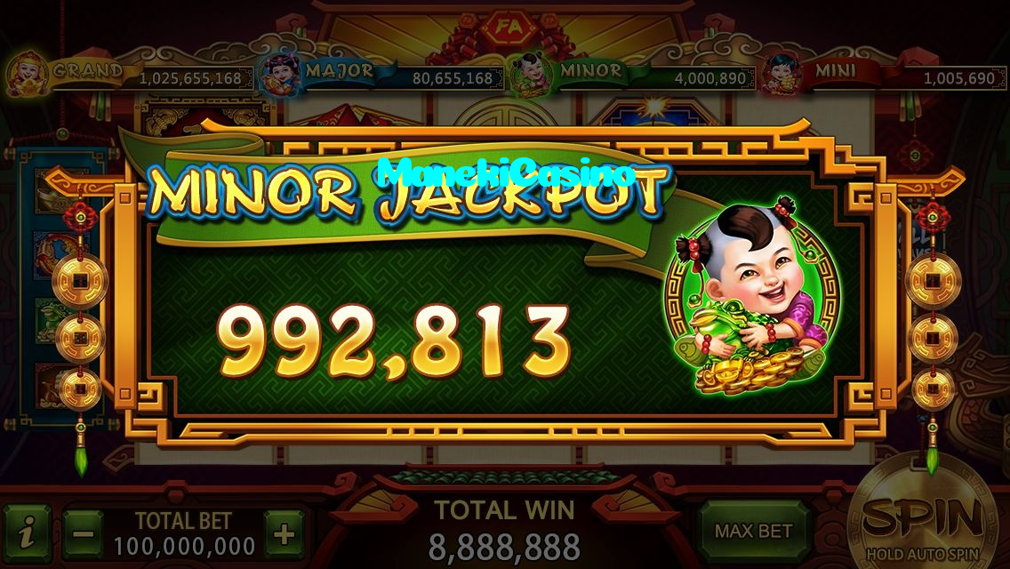 ManekiCasino casino presented on mobile device in Pakistan with slots and live games