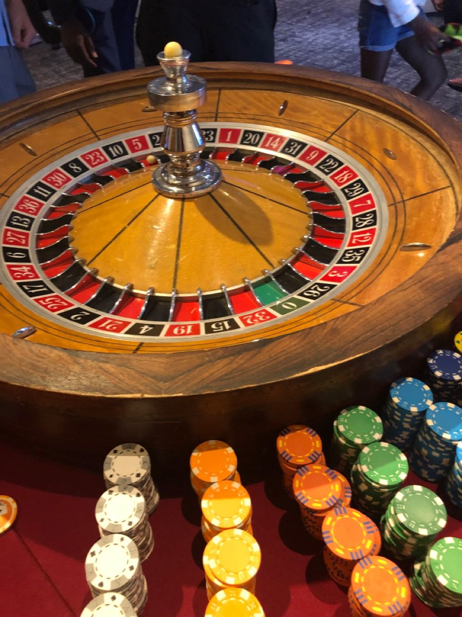 ManekiCasino کھلاڑیوں کے لیے لائیو کیسینو سیکشن